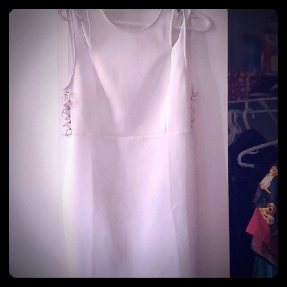 White side lace up